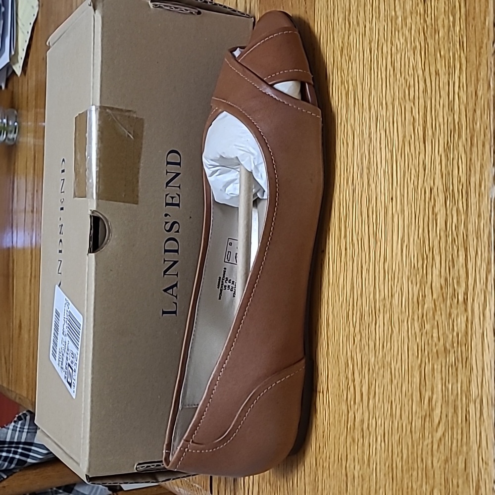 Lands' End open toe flat, size 7.5